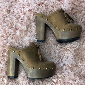 NWOB. Just Fab Platform mules.